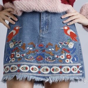 💙 Umgee Sz M Denim Mini Red Blue Floral Birds Frayed Hem Bohemian Festival 70s